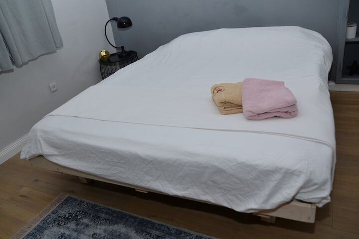 Room 5 of 27