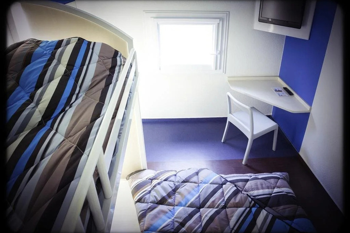 Room 3 of 12