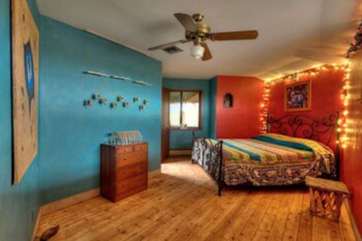 Room 33 of 40