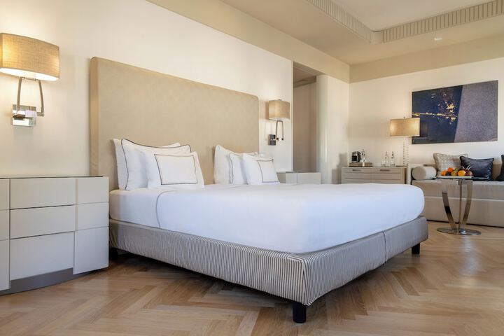 Room 45 of 115