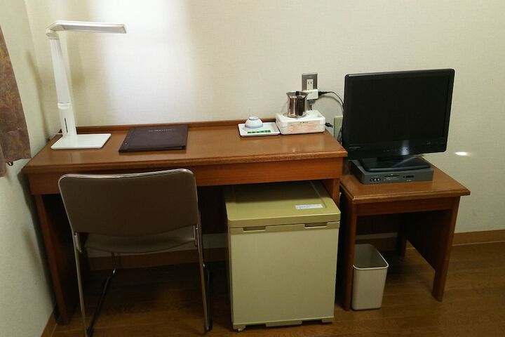 Room 9 of 80