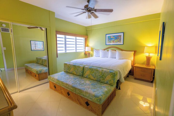 Room 33 of 257