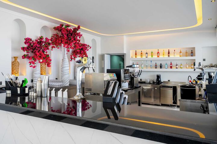 Lounge 139 of 201
