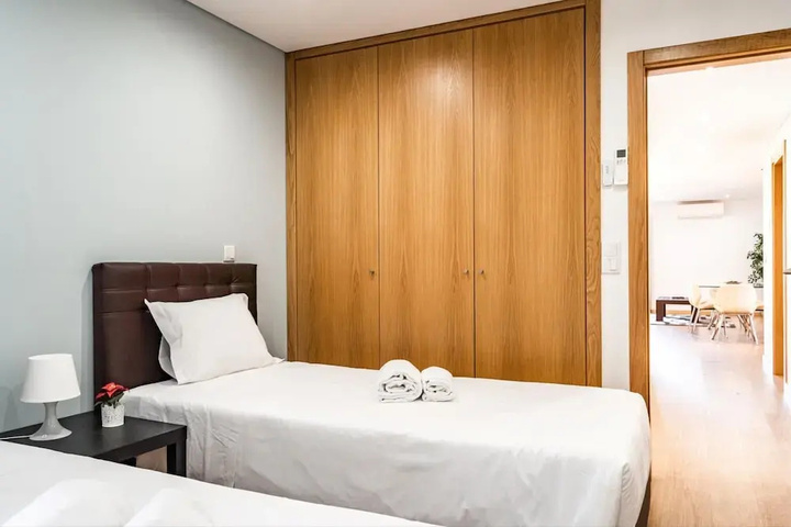 Room 4 of 13