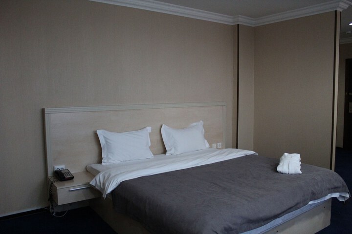 Room 20 of 64