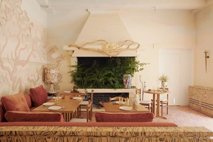 Dining 60 of 71