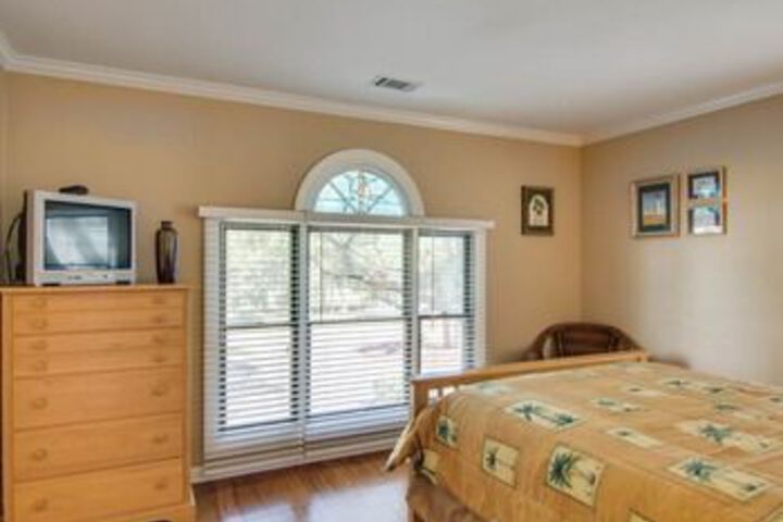 Room 10 of 46