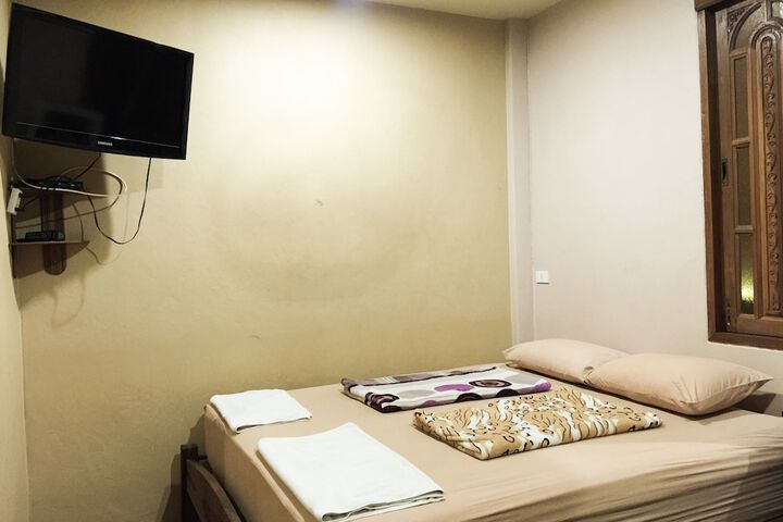 Room 6 of 25