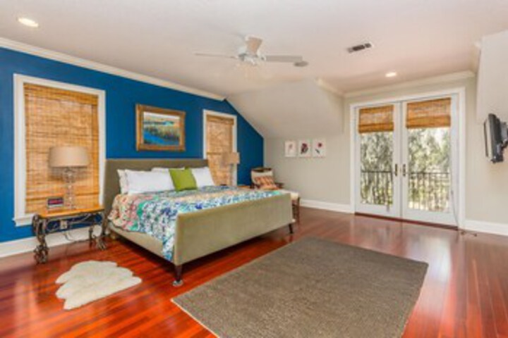 Room 40 of 48