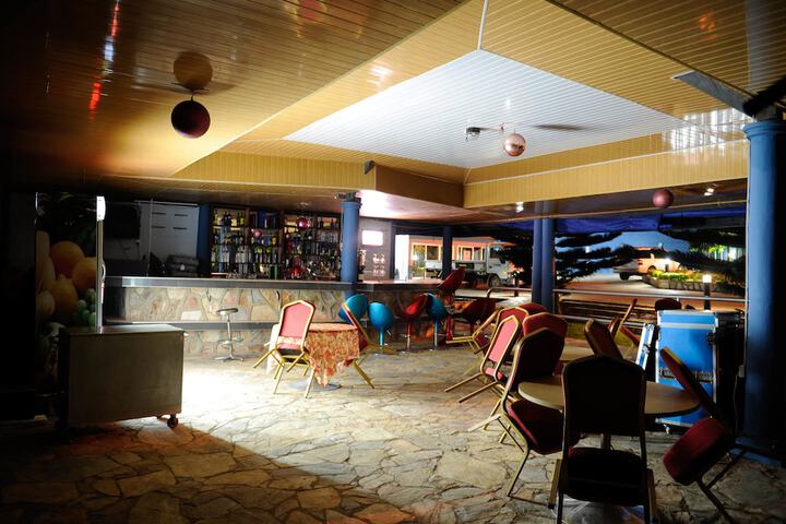 Lounge 50 of 67