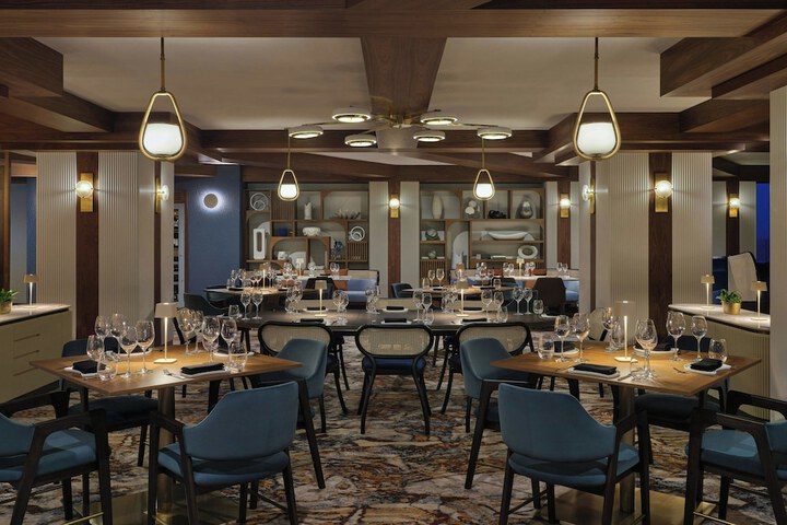 Dining 45 of 64