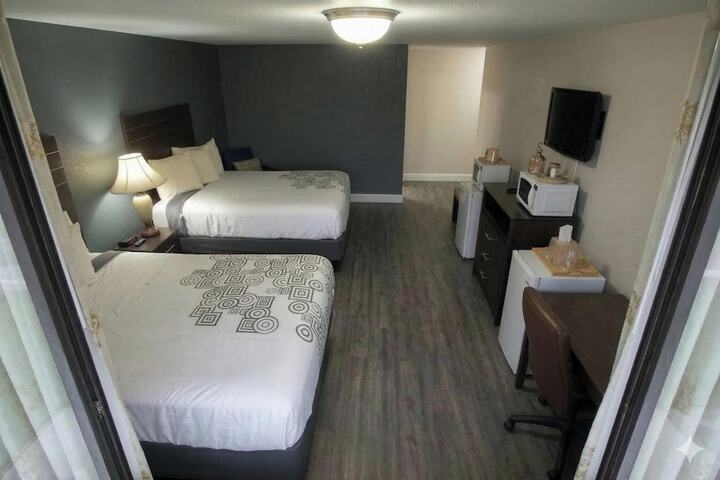 Room 12 of 20