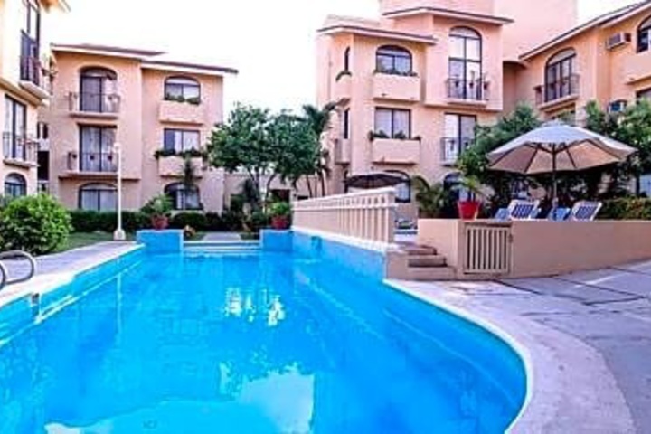 Pool 4 of 8