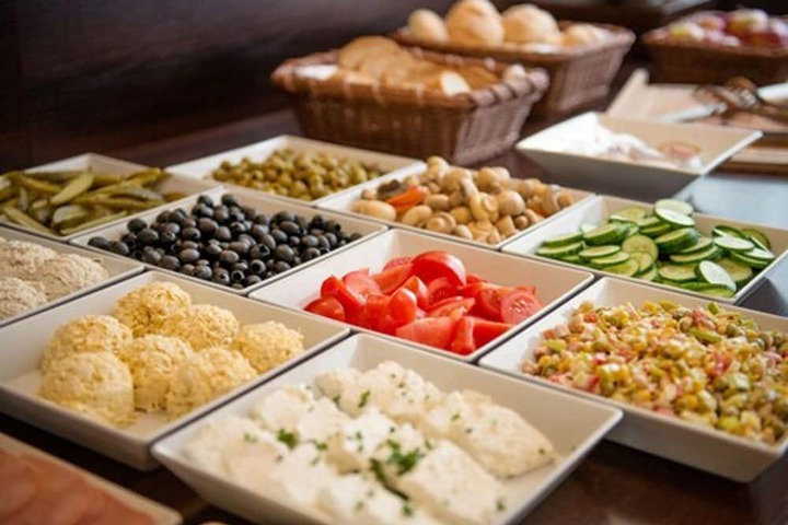 Breakfast buffet