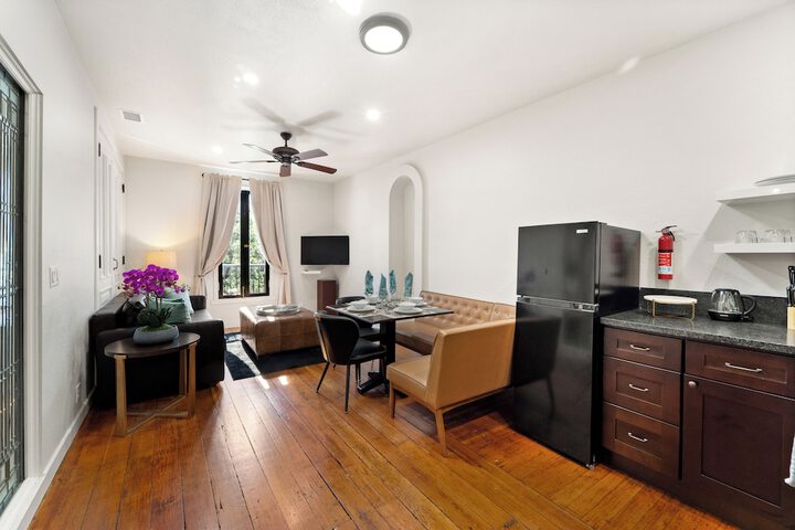 Room 153 of 191
