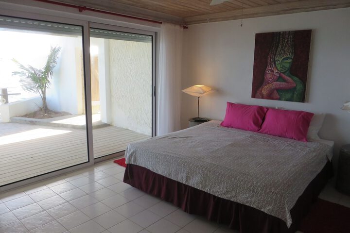 Room 52 of 75