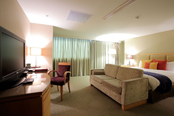Room 21 of 77
