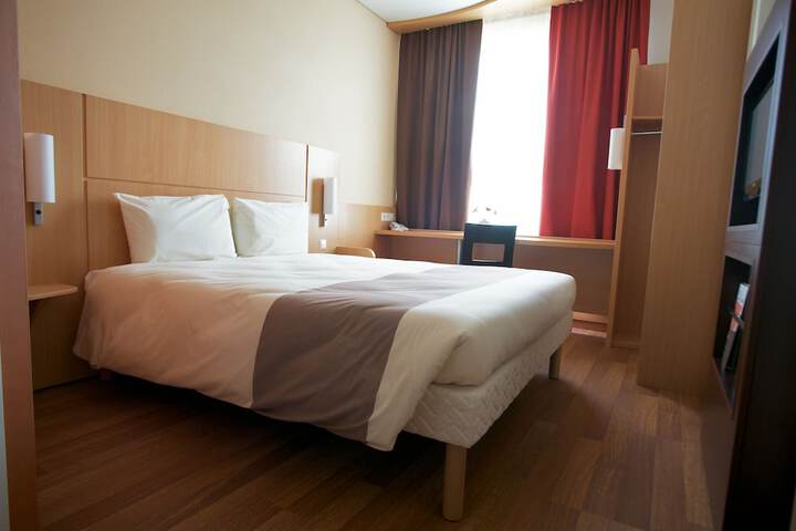 Room 4 of 60