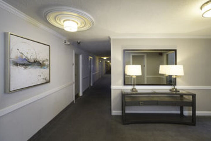 Ballroom/Hall 14 of 21