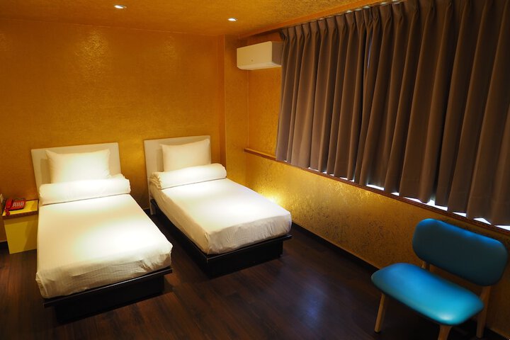 Room 10 of 45