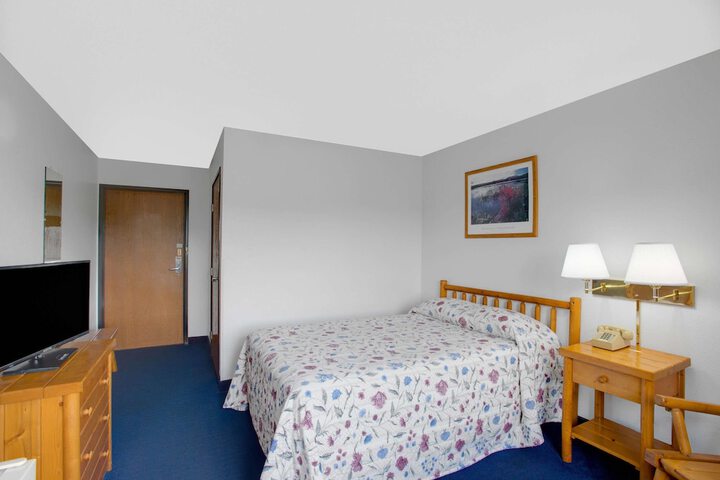 2 Double Beds (9 of 12)
