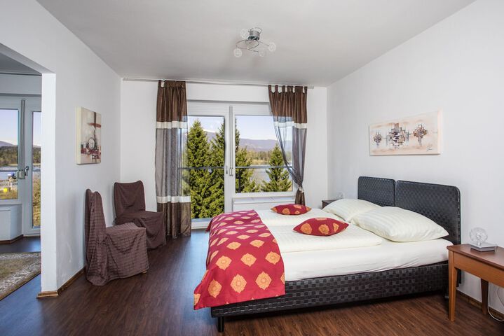 Room 5 of 20
