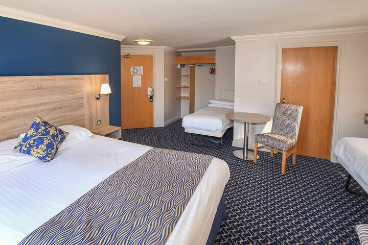 Room 63 of 216