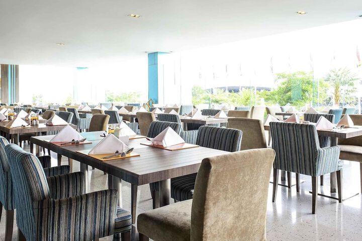 Dining 84 of 116