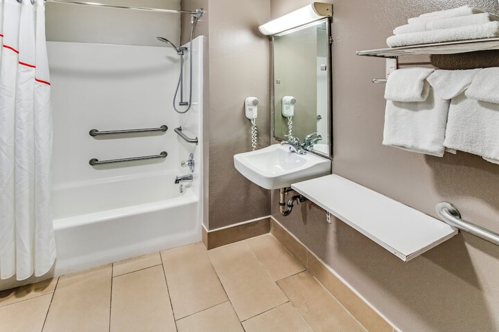 ADA Accessible Standard King (4 of 10)