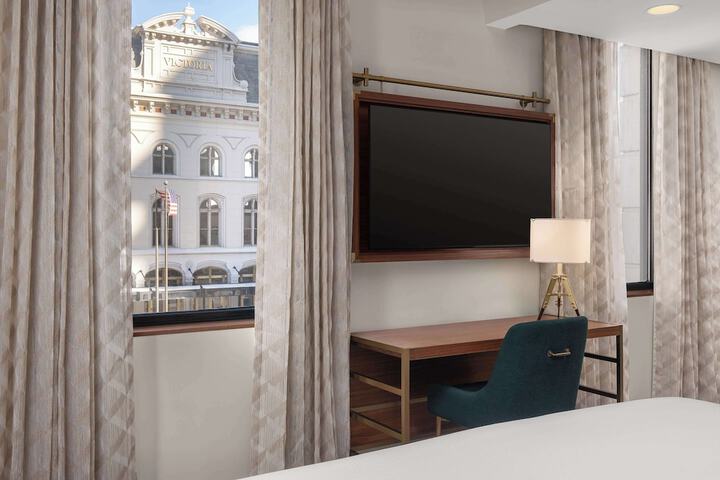 Room 19 of 39