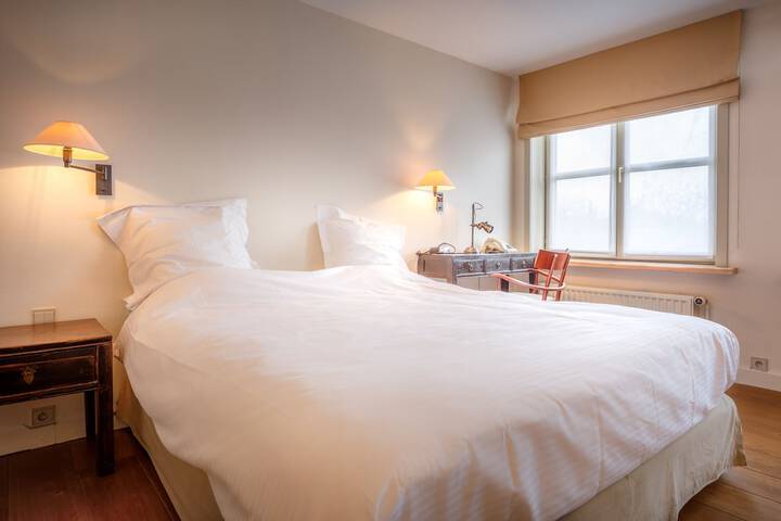 Room 4 of 26