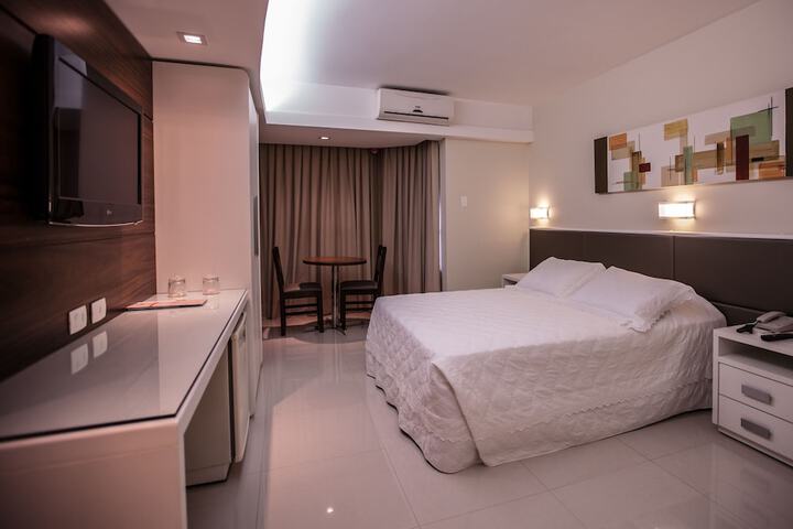 Room 5 of 103
