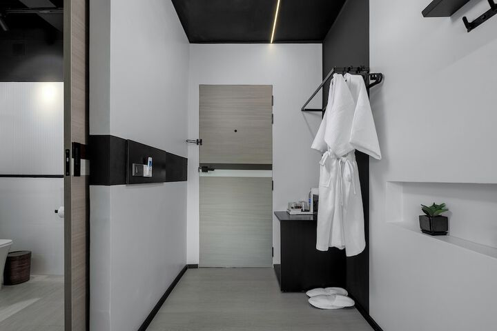 Room 10 of 56
