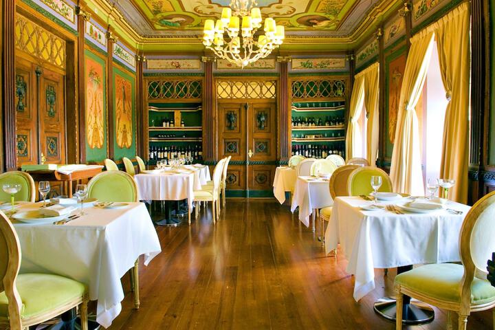 Dining 114 of 157