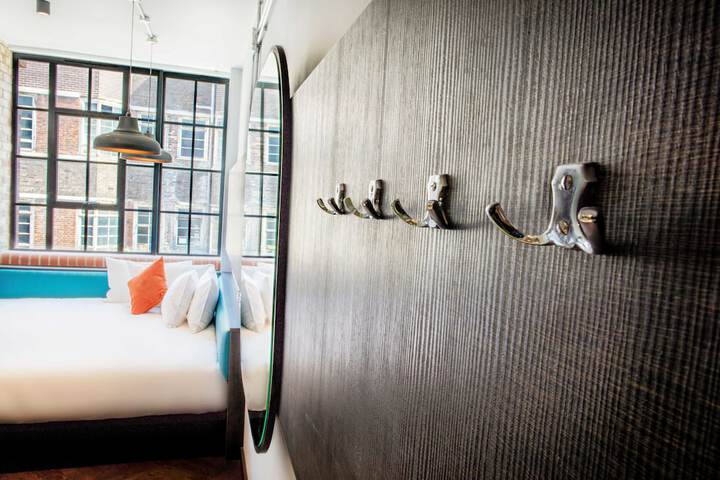 Room 9 of 44