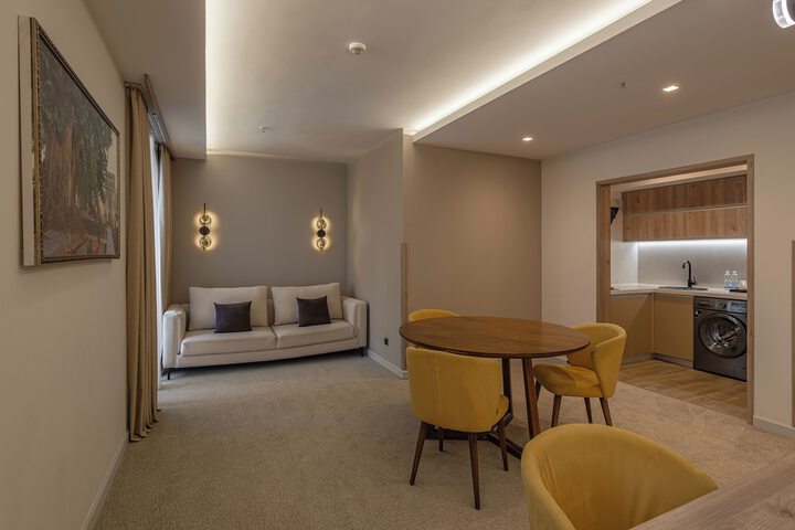 Room 27 of 43