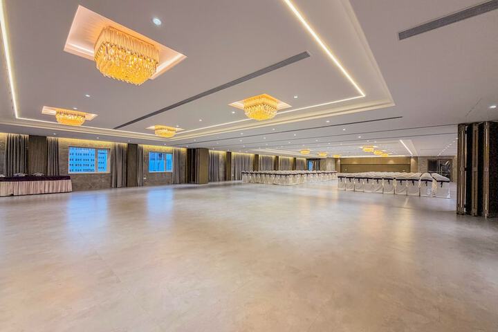 Ballroom/Hall 46 of 59