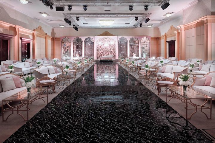 Ballroom/Hall 86 of 103