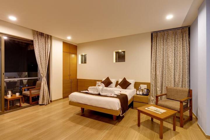 Room 4 of 16