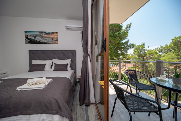 Room 4 of 21