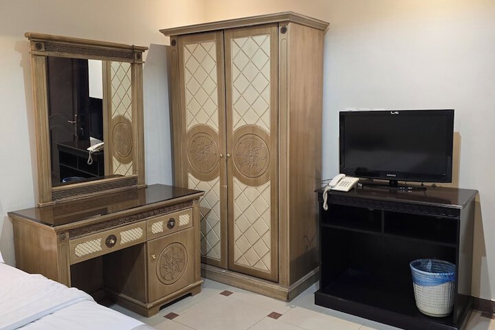 Room 15 of 40