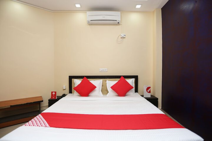 Room 13 of 20