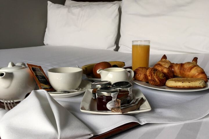 Breakfast/Coffee Service 90 of 130