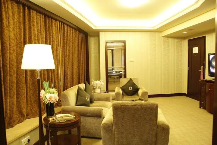 Room 25 of 53