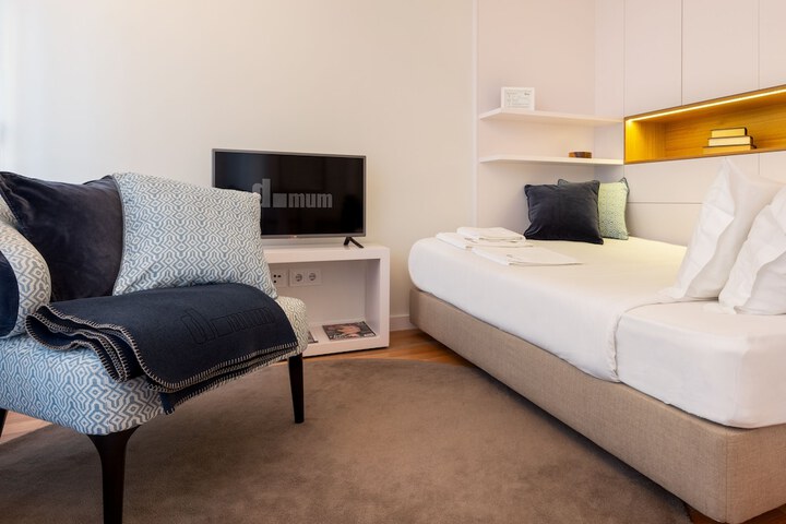 Room 7 of 65