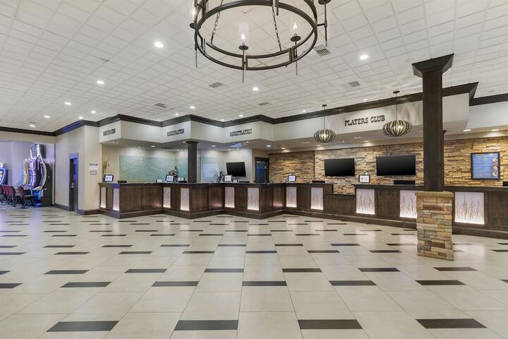 Entrance & Lobby