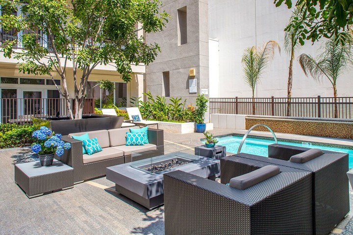 Sundeck 12 of 16