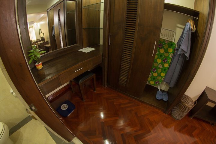 Room 24 of 69