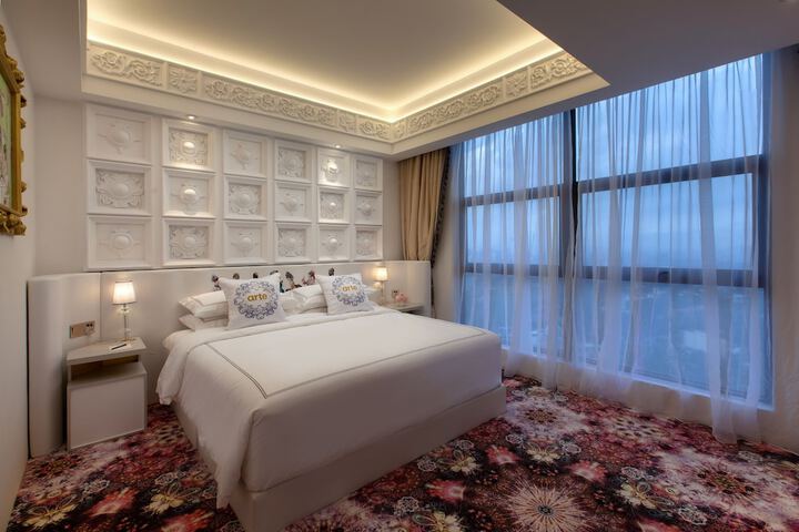 Room 15 of 195