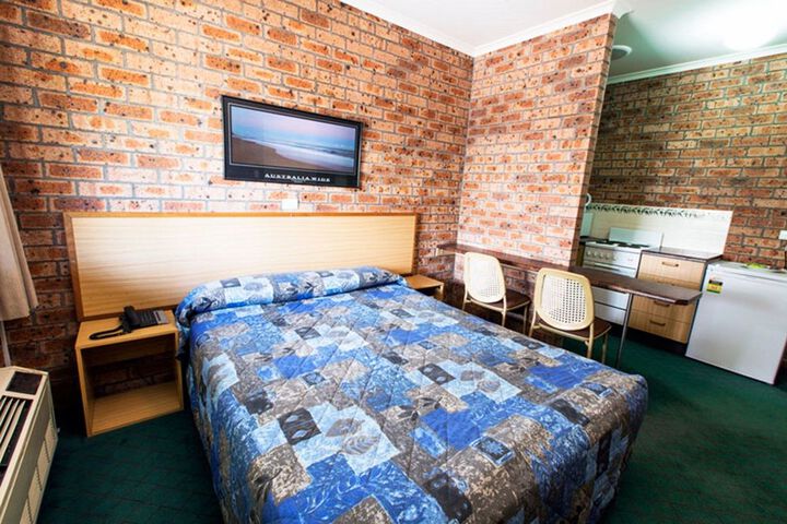 Room 2 of 43